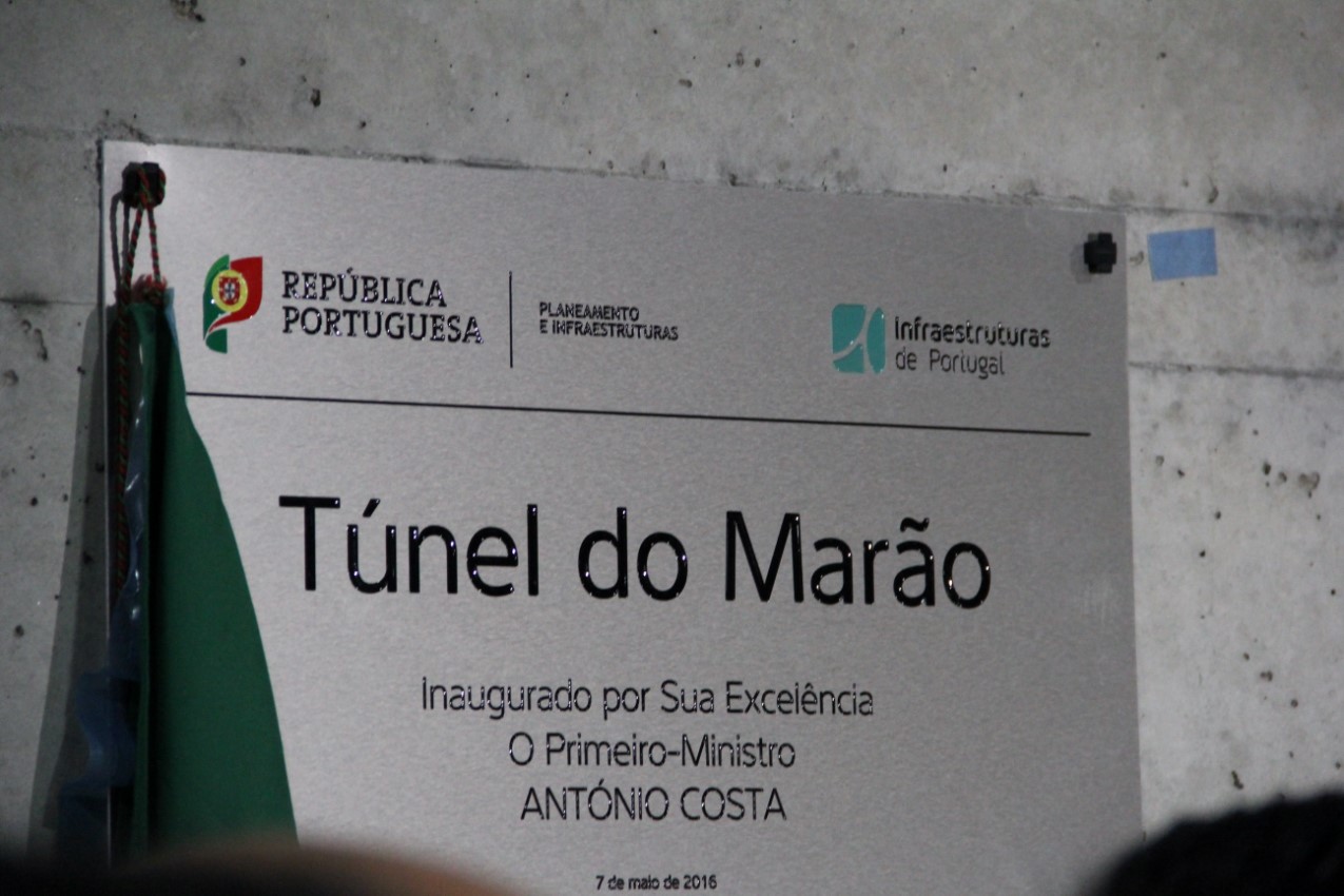 Aberto o Túnel do Marão