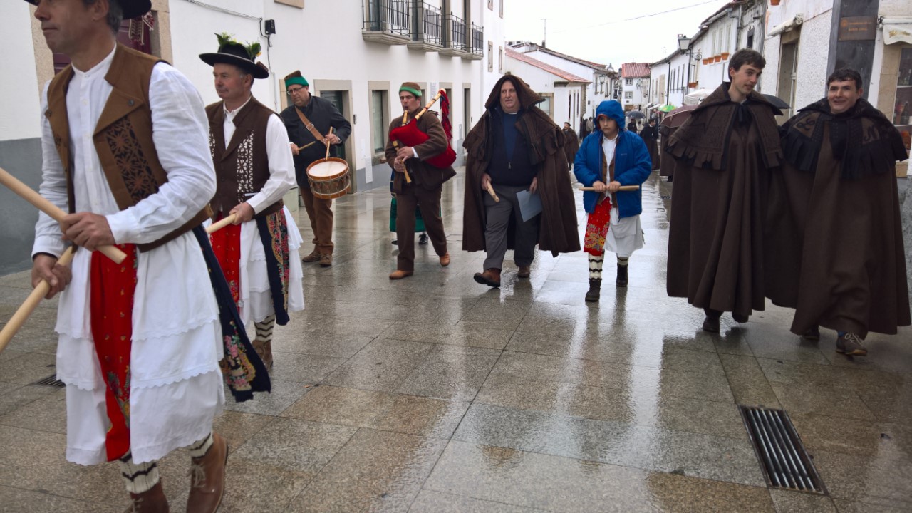  Miranda do Douro: Capa de Honras 