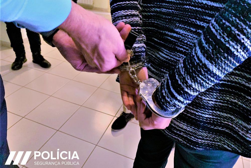 Detido em flagrante um homem de 37 anos por tráfico de droga