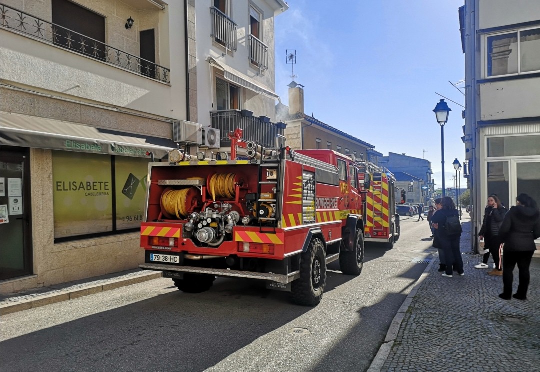 Incêndio habitacional em Valpaços