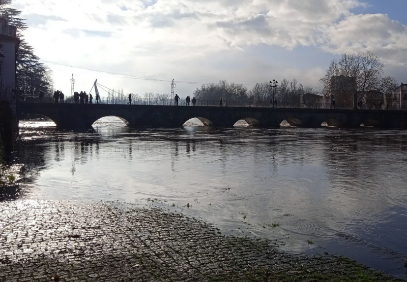 Dia de avaliação de estragos e limpeza após cheia em Chaves