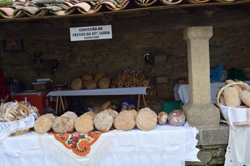 Meia centena de expositores marcam presença na Feira do Pão de Caçarelhos