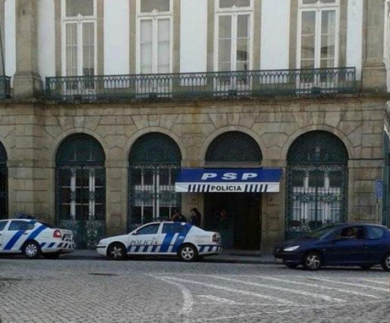 Dois detidos em flagrante por assalto a residências em Vila Real