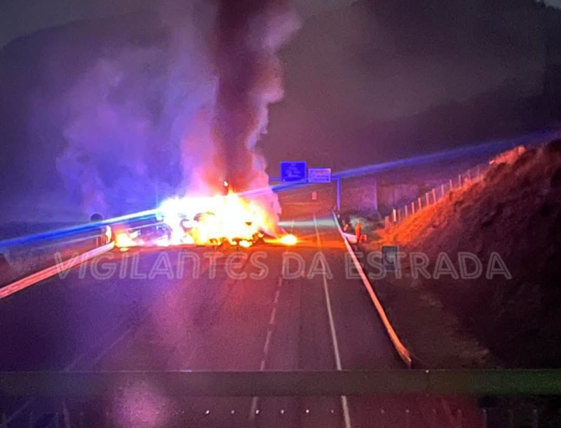 Morreu um dos feridos na colisão de camiões na A4