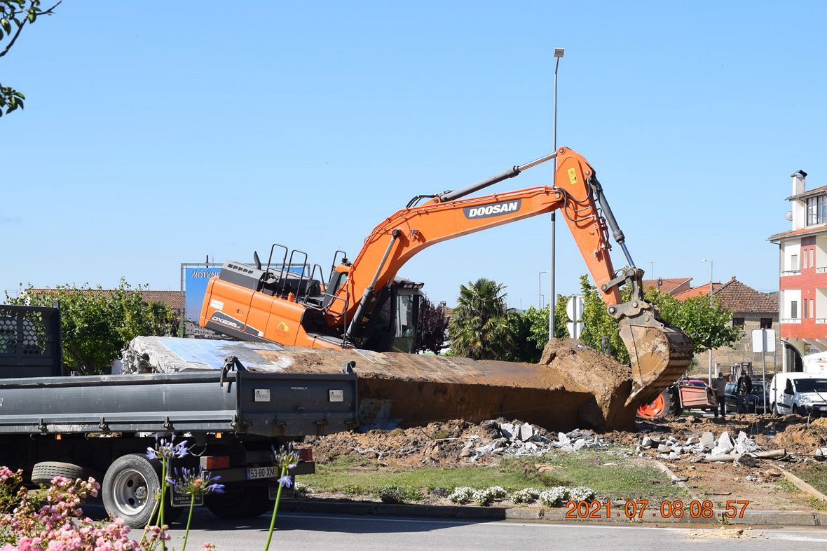 Cooperativa Árvore denuncia "destruição de monumento sem consentimento"