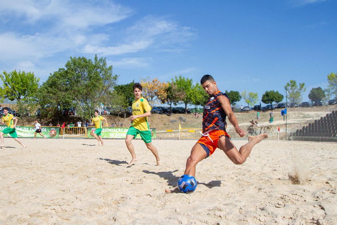 Realizado sorteio do Encontro Regional de Futebol de Praia