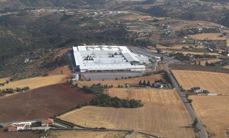 Faurecia dá prenda de 16 mil euros aos trabalhadores e ao comércio local