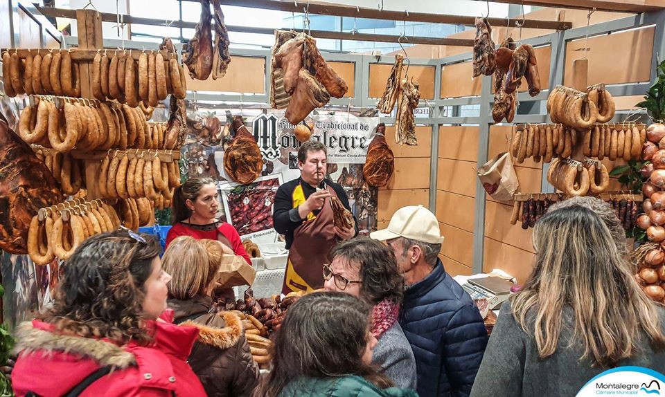 Produtos regionais esgotam na Feira do Fumeiro de Montalegre