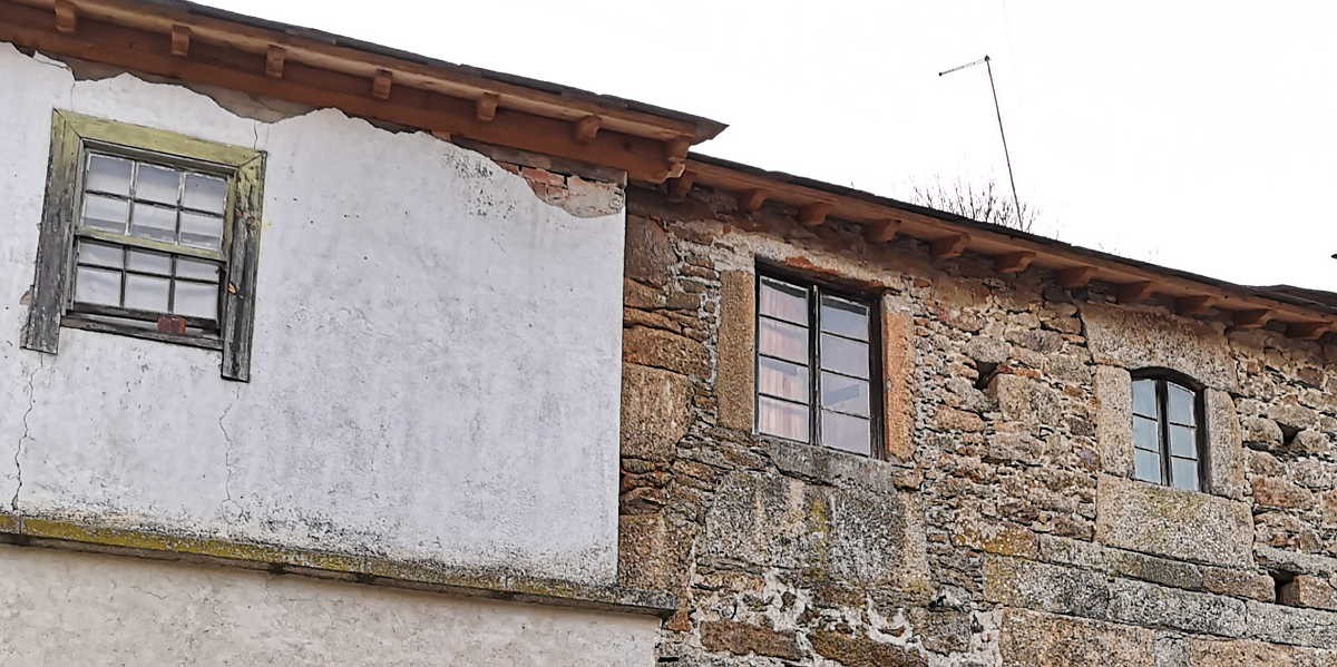 Fotografia dá a conhecer Alfândega da Fé através de portas e janelas