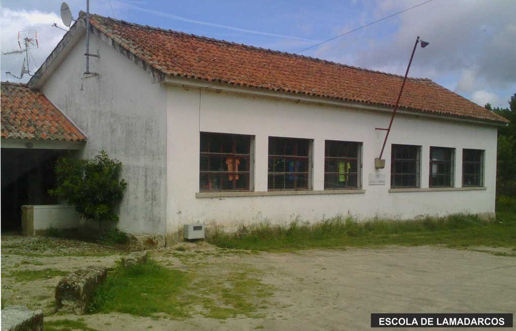 Venda da escola de Lamadarcos em Chaves suspensa 