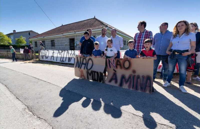 Mesa de Morgade recebeu quatro votos em dia de protesto da população