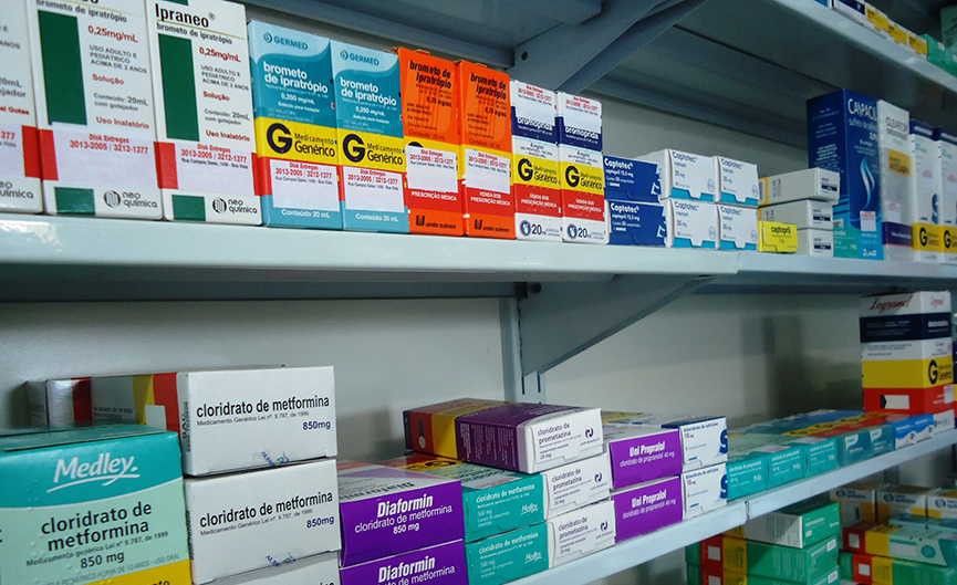 Farmacêutico e médico acusados de burla de 350 mil euros ao SNS