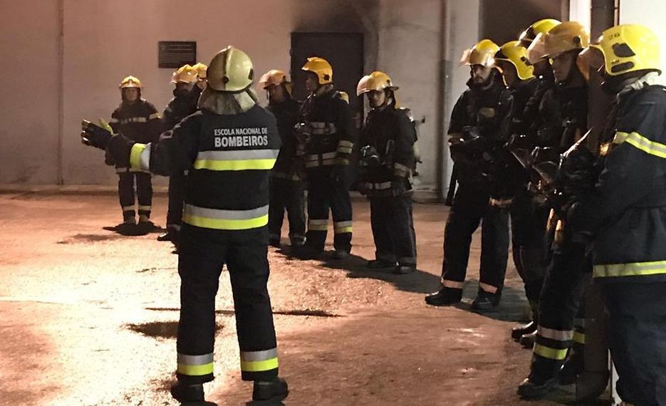 Homem morreu em incêndio urbano em Calvão