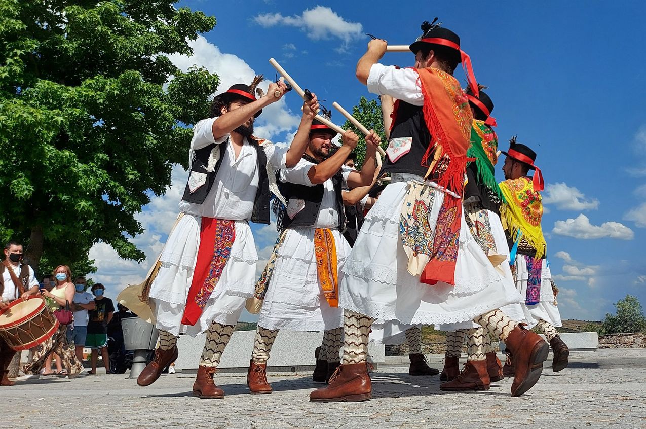 Miranda do Douro promove danças dos pauliteiros todos os sábados