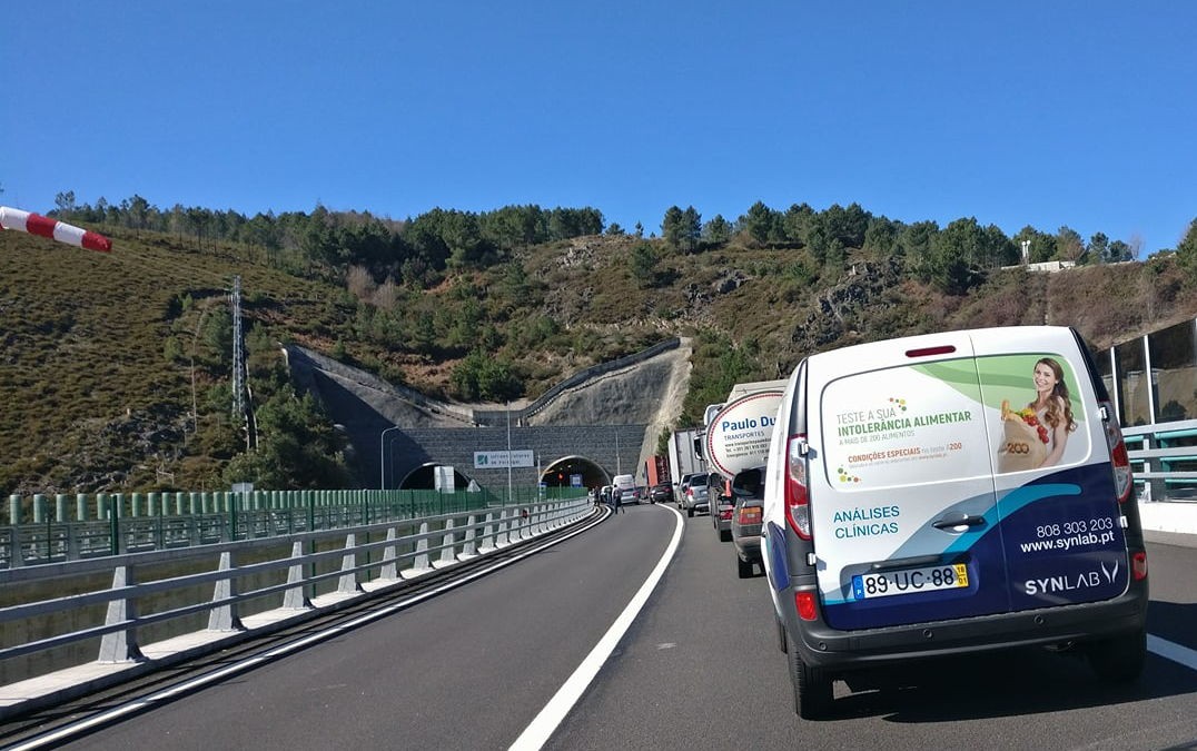 Trânsito normalizado no Túnel do Marão depois de incêndio em automóvel