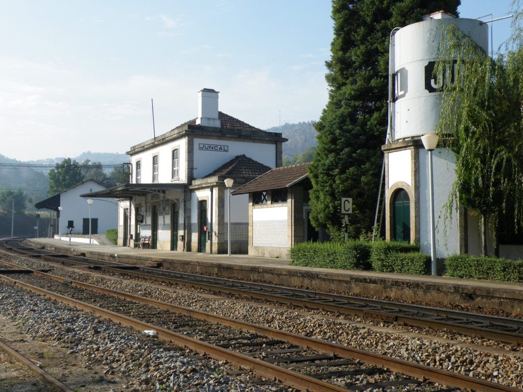 Carruagem de comboio ardeu parcialmente na linha do Douro