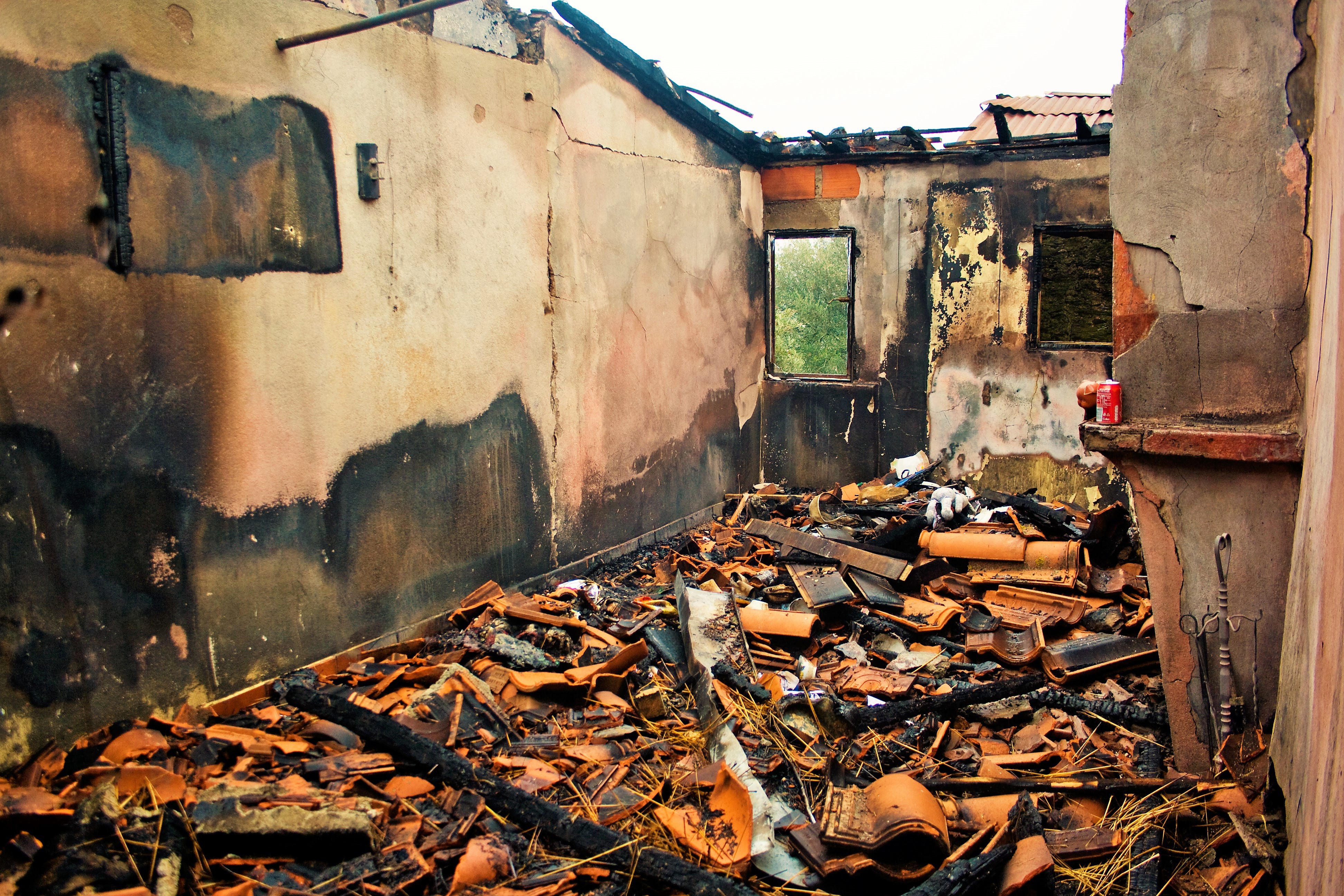 Família desalojada por incêndio